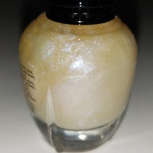 Kleancolor #111 Cream Pearl (Discontinued)